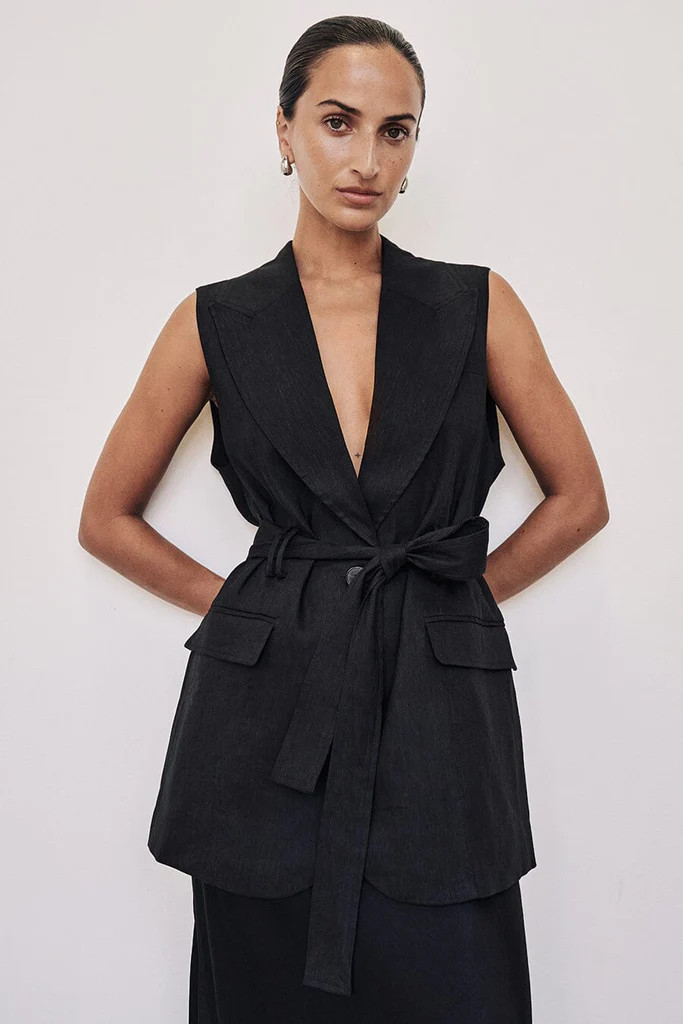 SLOAN BLACK SLEEVELESS LINEN BLEND VEST | DISSH
