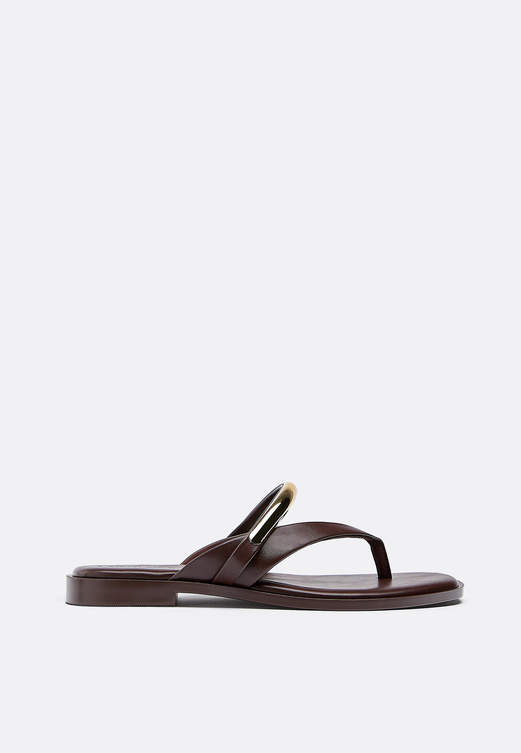 Flat thong sandals with metal detail - Women's fashion | Stradivarius United Kingdom | Stradivarius (UK)