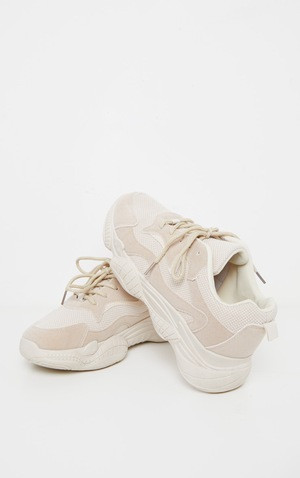 Baskets sable à lacets et semelle coussin d'air | PrettyLittleThing (FR)
