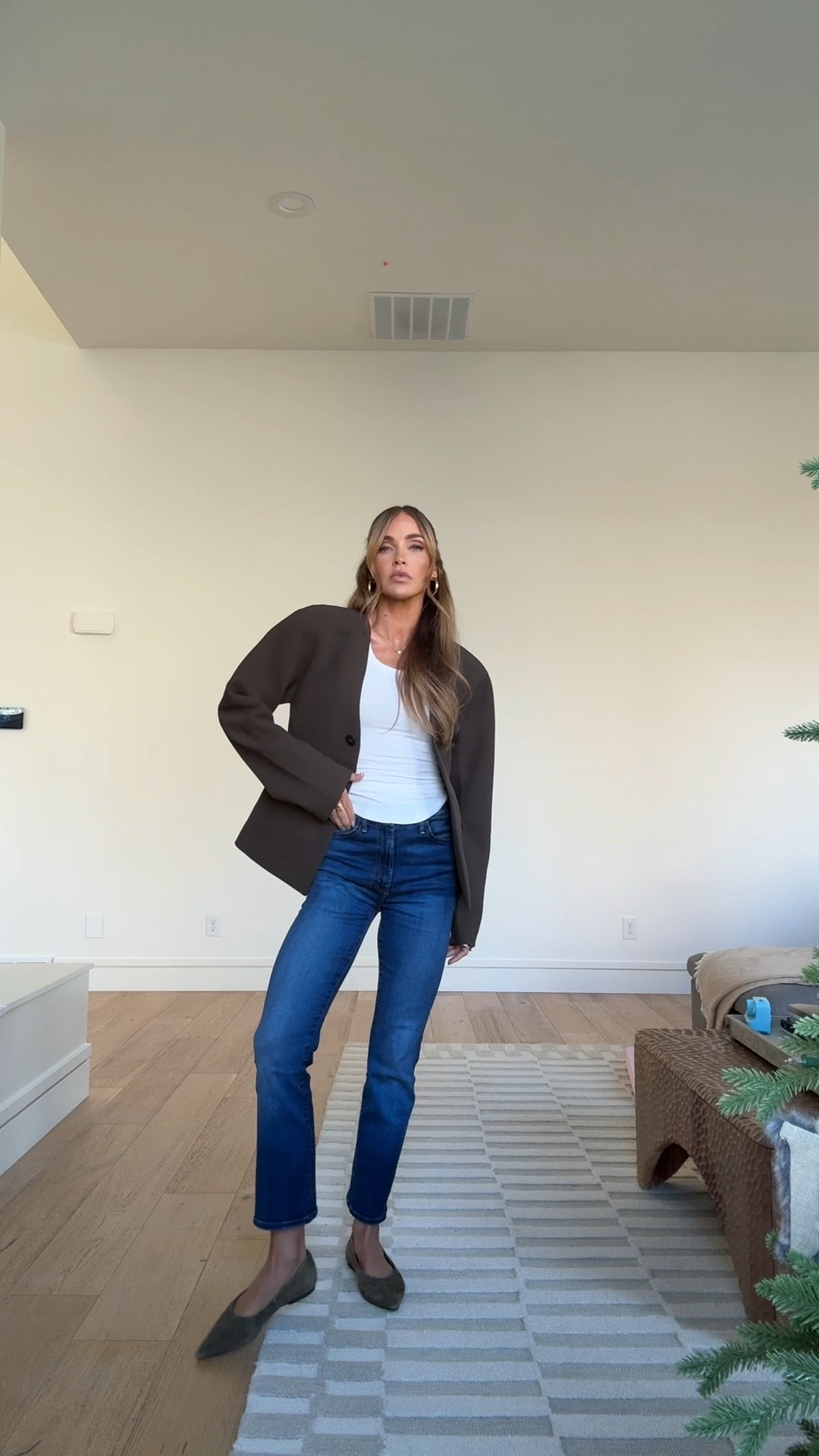 Cutie lunch fit 

Jeans 24 (but could maybe go down in size)
Jacket xs
Tanks xs
