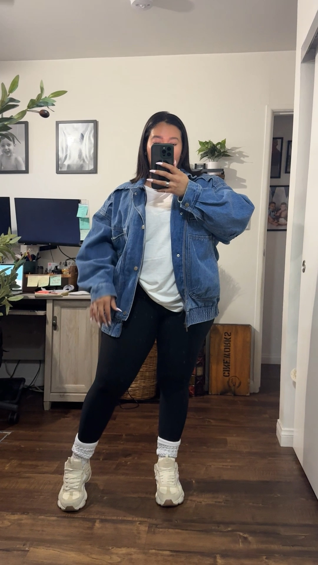 Easy casual outfit I wore over the weekend. It’s been windy here in Los Angeles so I threw on my oversized denim jacket and I love how comfortable it is. 

Denim jacket - XL/ amazing quality / oversized fit/ I wear it all the time 
T-shirt underneath - large/ runs big / super comfortable 
Leggings - large / great compression and tummy friendly 

Midsize outfit 
Midsize fashion 
Spring outfit 
Mom outfit 
Gameday outfit 
Denim 
Denim jacket 
Travel outfit 
Airport outfit 
Weekend outfit 
Abercrombie 


#LTKmomlife #LTKMidsize #LTKootd

#LTKmomlife #LTKootd #LTKMidsize