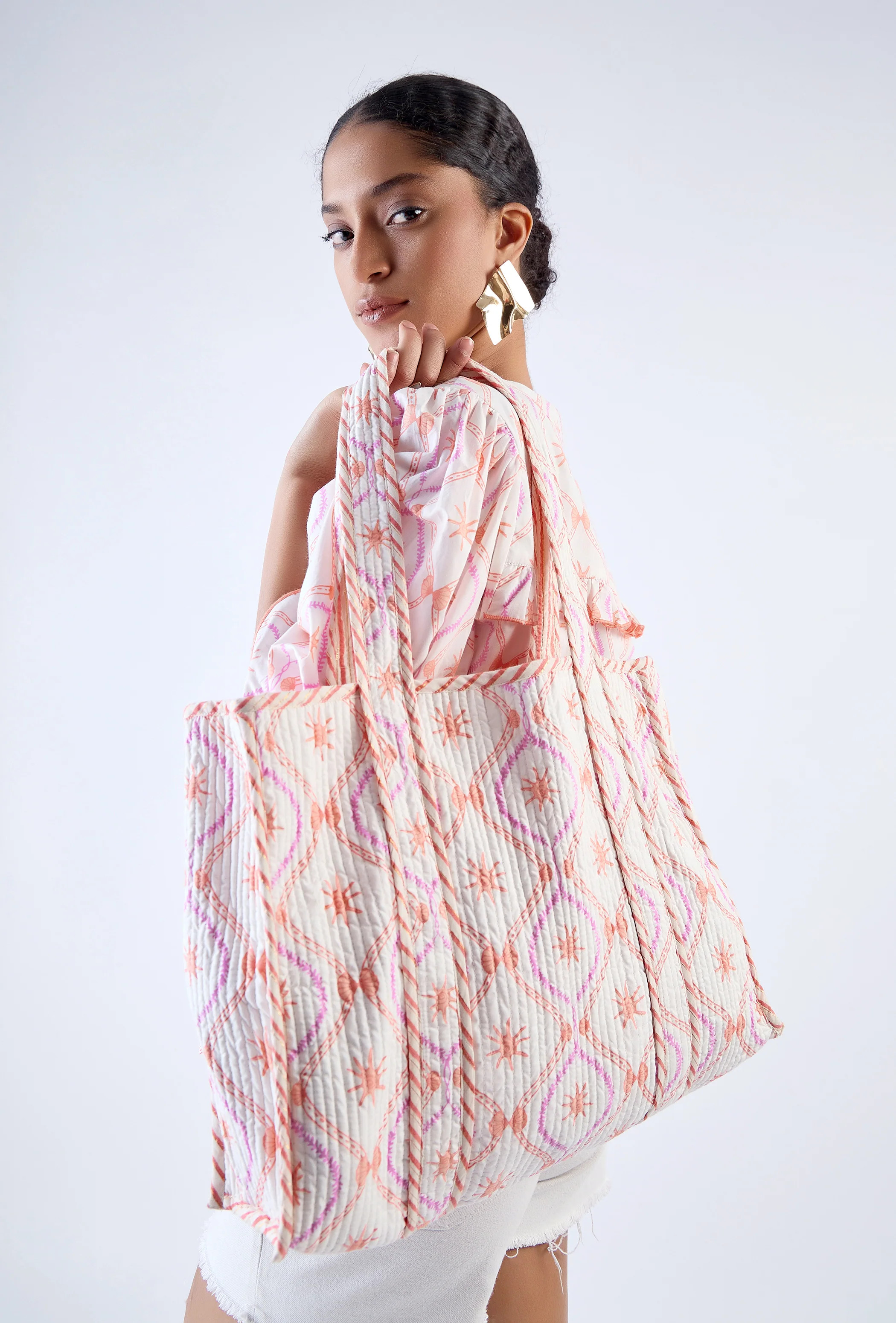 1292 Voyager Tote | Beyond By Vera