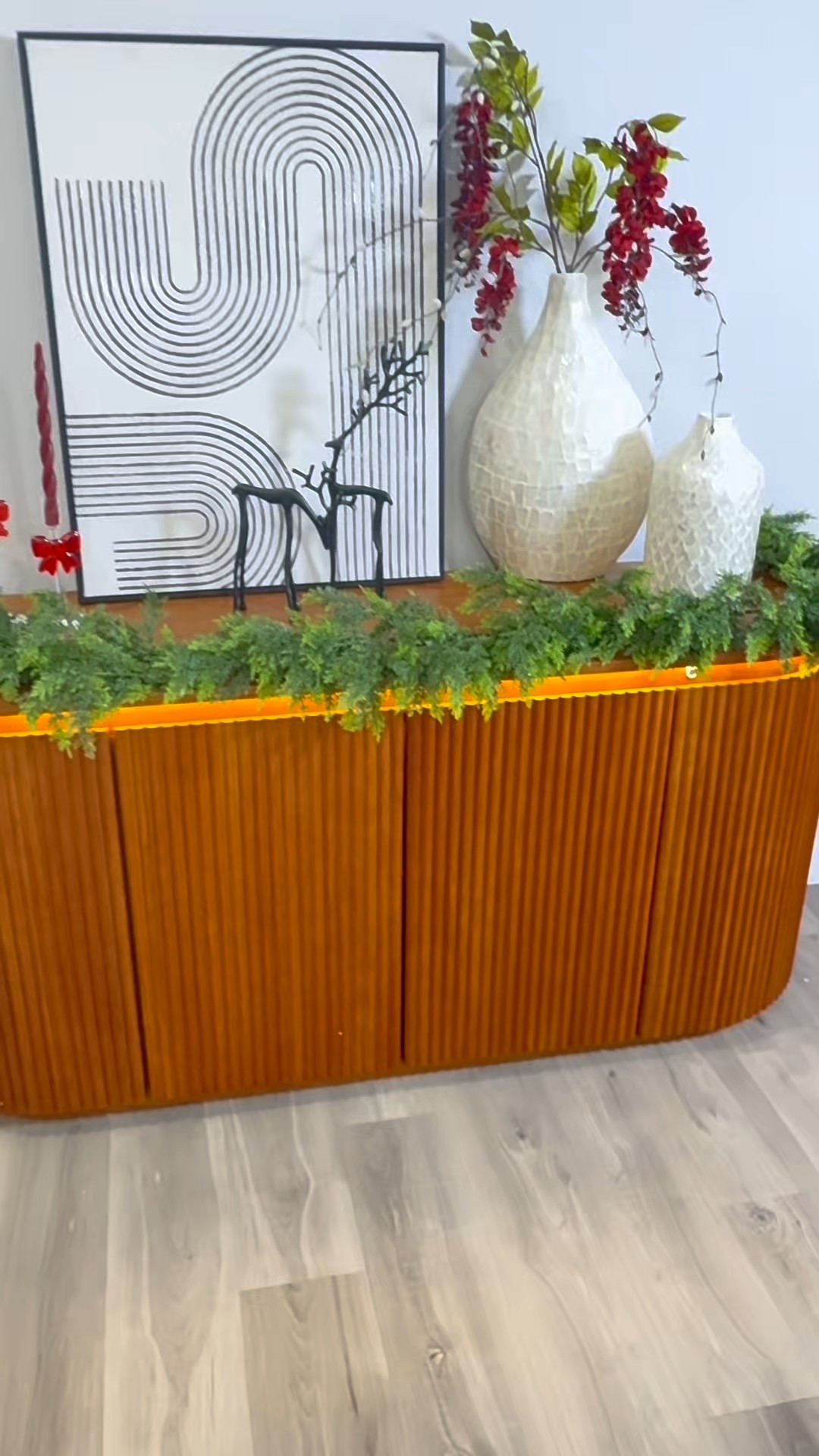 Esta consola transforma cualquier entrada o espacio 🥰

#LTKHome #LTKHoliday #LTKActive