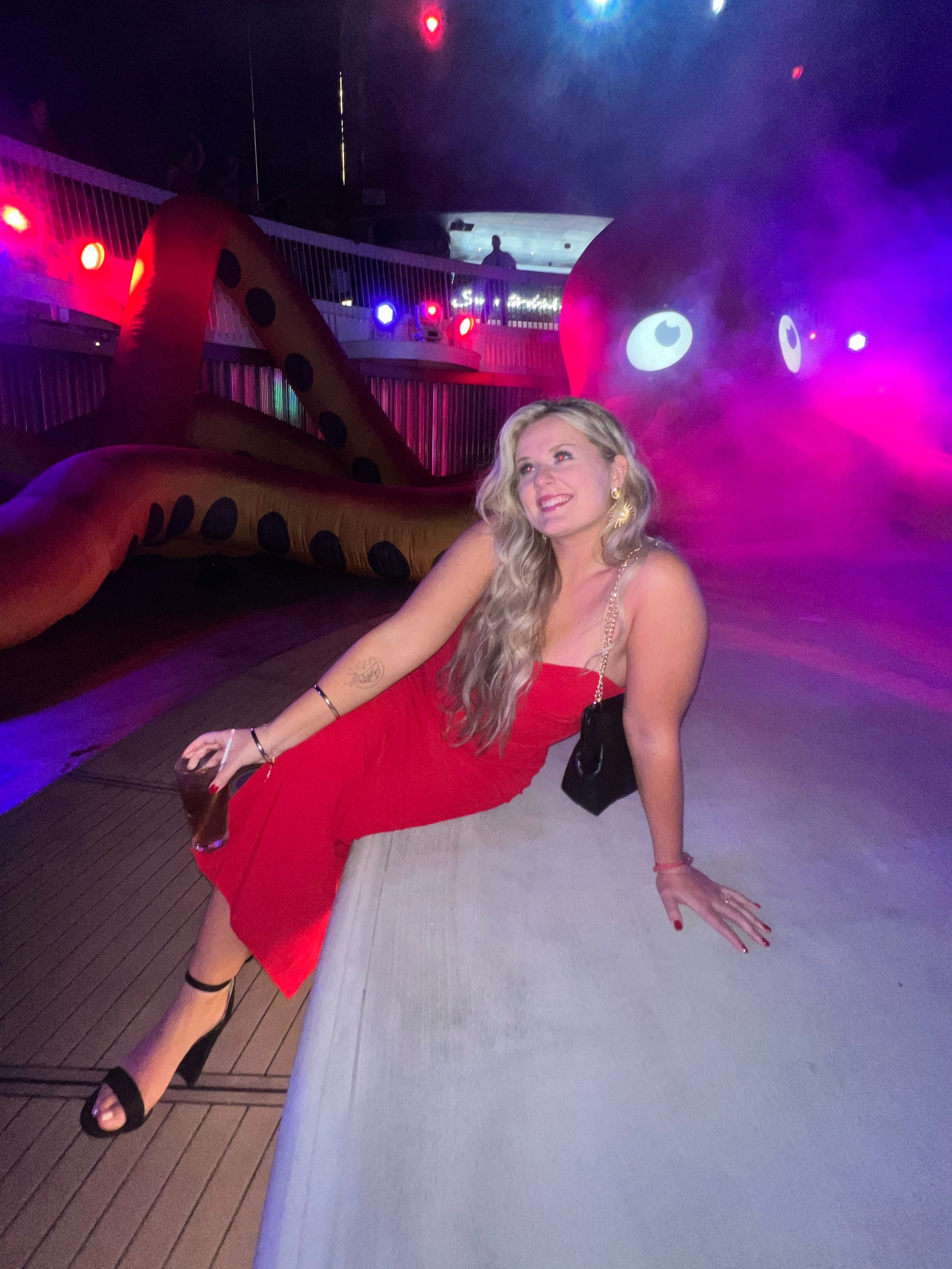Scarlet Night💃🏼 

#LTKMidsize #LTKTravel #LTKParties