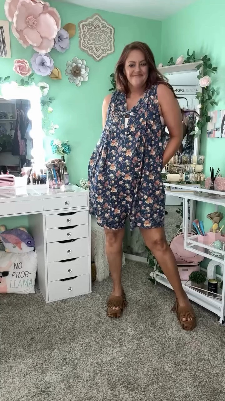 Calling all #boutiqueowners @dearlover_official has the cutest pieces plus a million other reasons why they’re a great wholesaler and business partner! #boutique #wholesaler