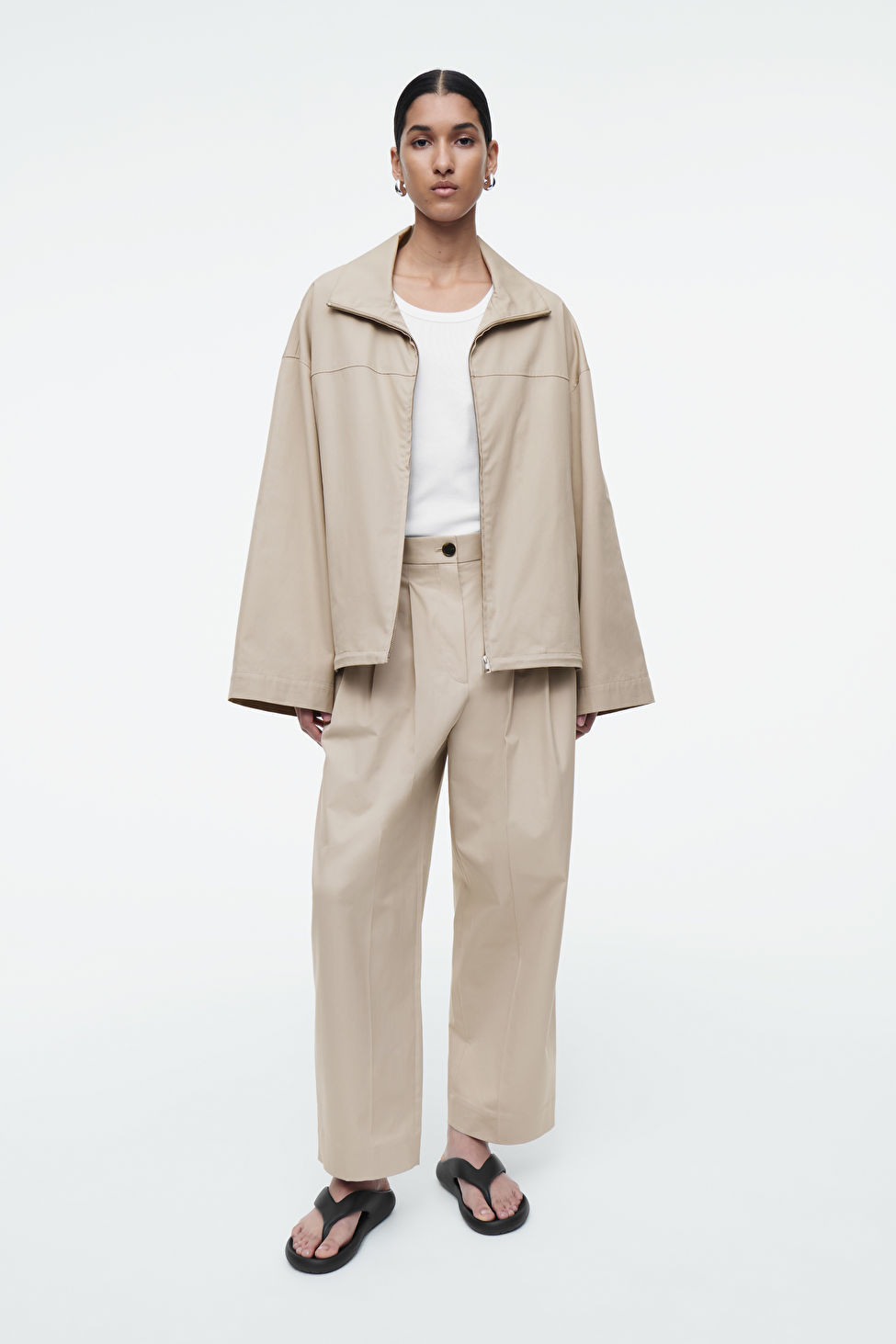 PANTALON BARREL À PLIS EN COTON | COS (EU)