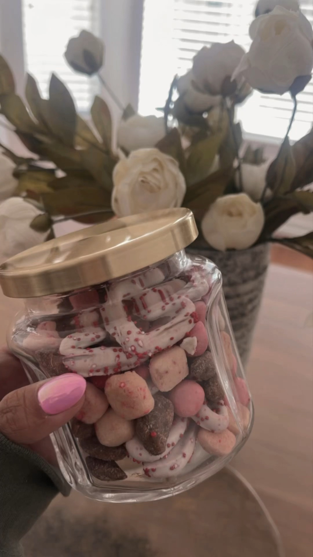 Everything in story linked here 💖

#LTKSeasonal #LTKFind #LTKhome