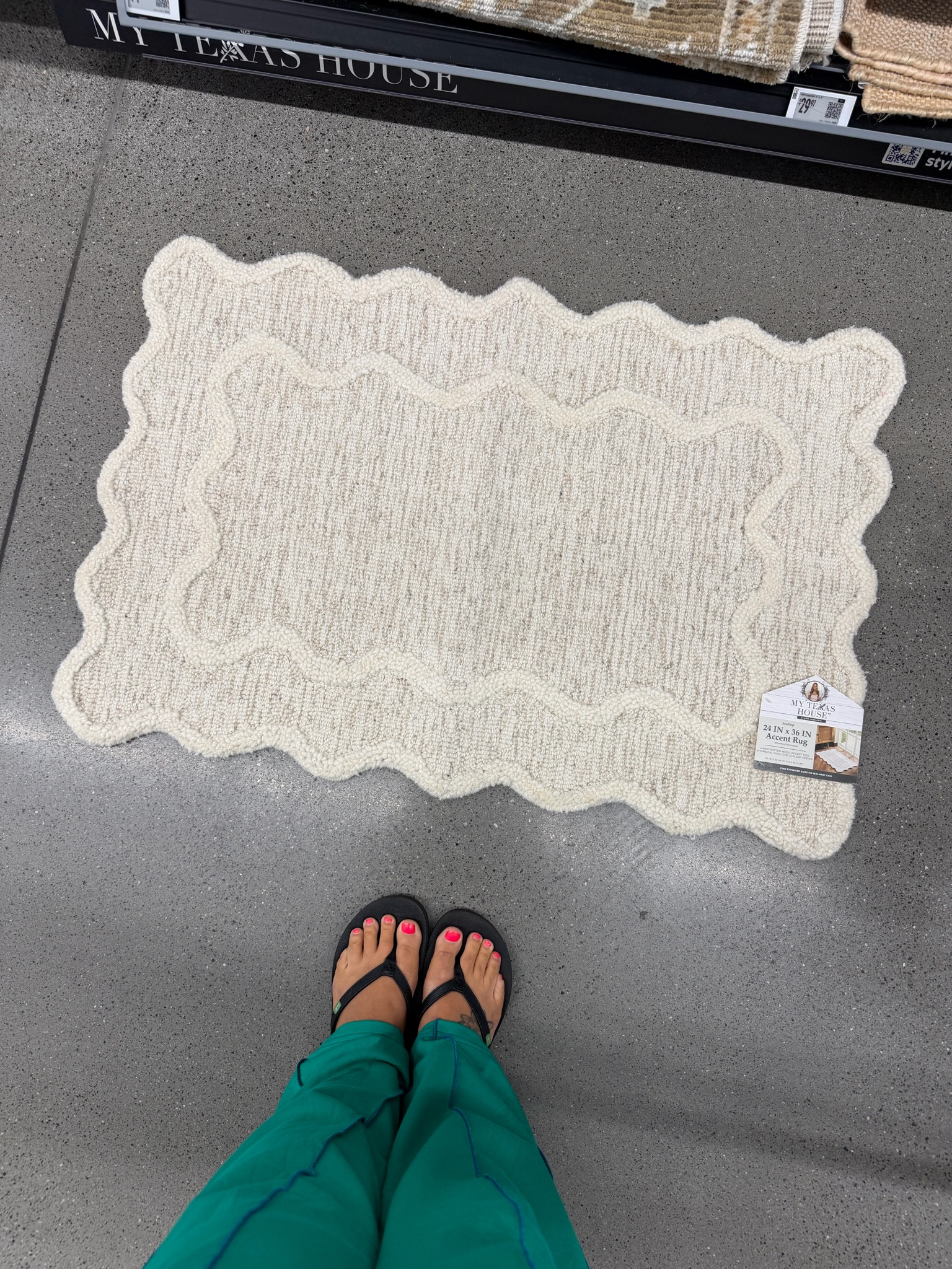 Ok this scalloped throw rug from Walmart looks & feels so high end!  

 #LTKHome