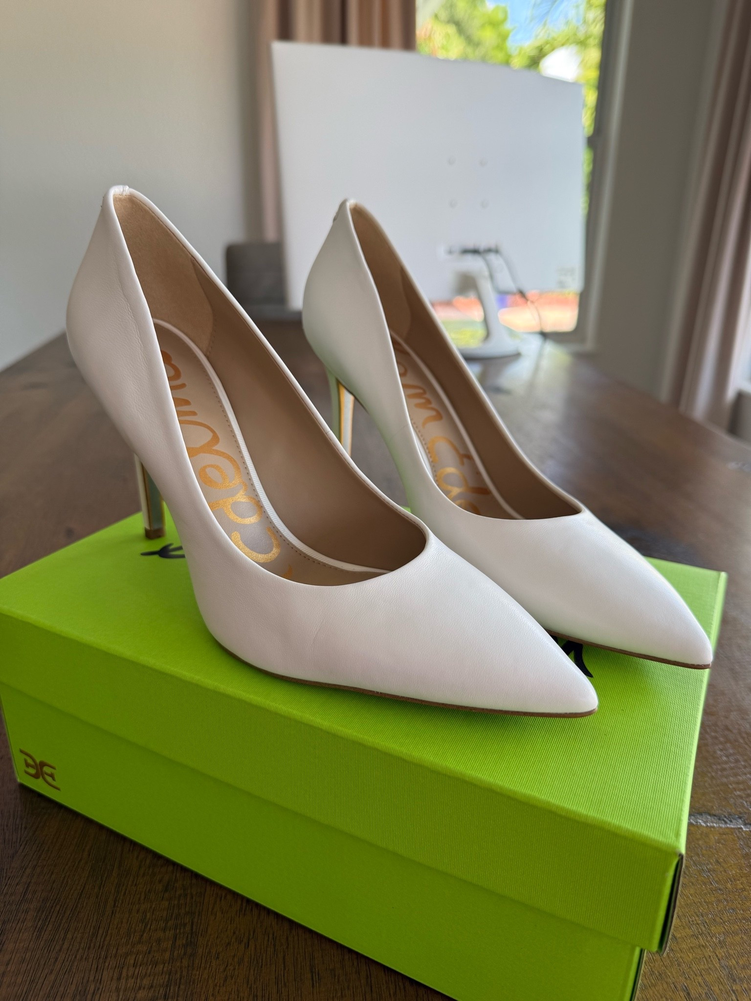 The most comfortable white heels

#LTKootd #LTKmomlife #LTKgrwm