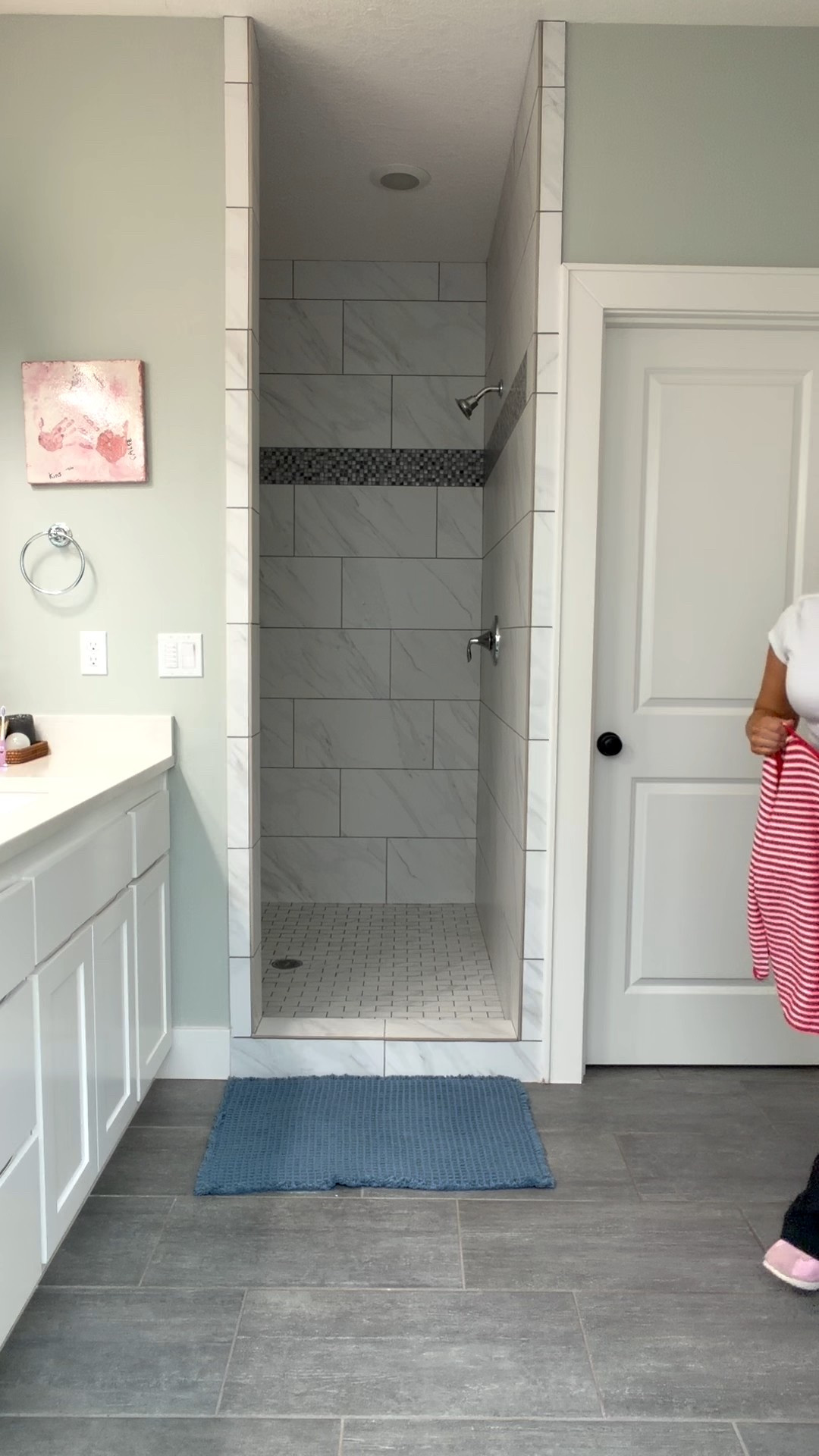 If you’ve been wanting to try these track pants, grab them now! They’re 25% off + 10% 👏 I’m wearing the small regular but wish I had petite. They’re pretty long! I styled this outfit for Disney and it was perfect for a chilly morning & night in Floridaa

#LTKootd #LTKSaleAlert #LTKPetite