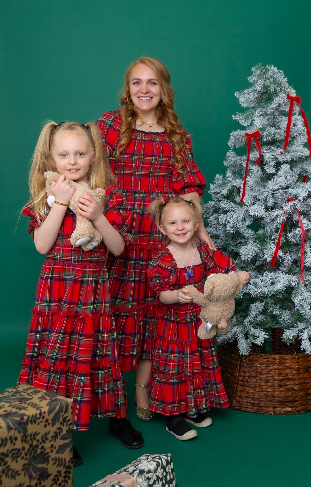 Merry Christmas from our family to yours❤️💚

#LTKKids #LTKHoliday #LTKmomlife