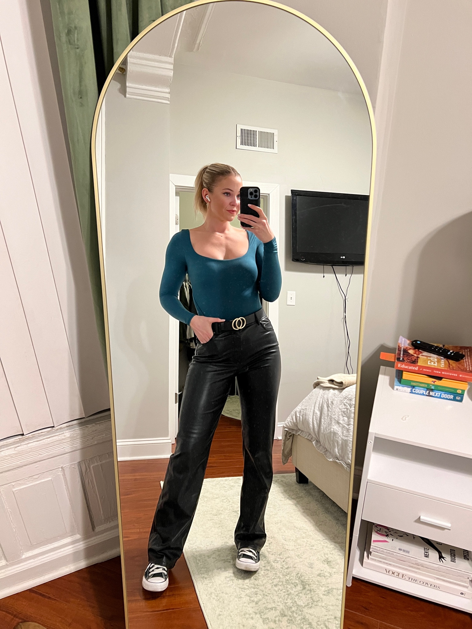 The softest bodysuit ever 🤌🏼 

I’m wearing a size small 💚

#LTKstyletip #LTKfindsunder100