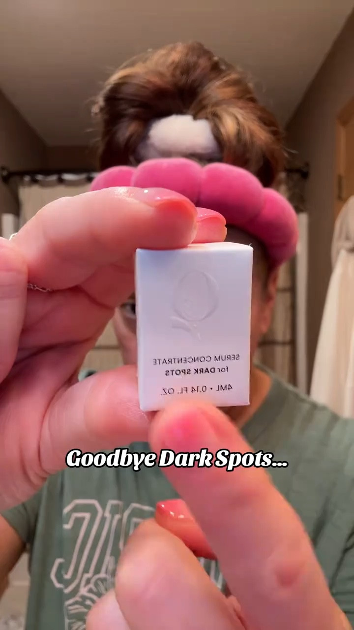 If you’re struggling with dark spots, hyperpigmentation or old sun damage, using this Micro-infusion kit from Qure Skincare, can make a big difference. Bonus, it’s a form of Microneedling, so it helps boost collagen production and reverse the visible signs of aging as well! #qure #microinfusion #darkspots #hyperpigmentation #microneedling 

#LTKOver40 #LTKBeauty