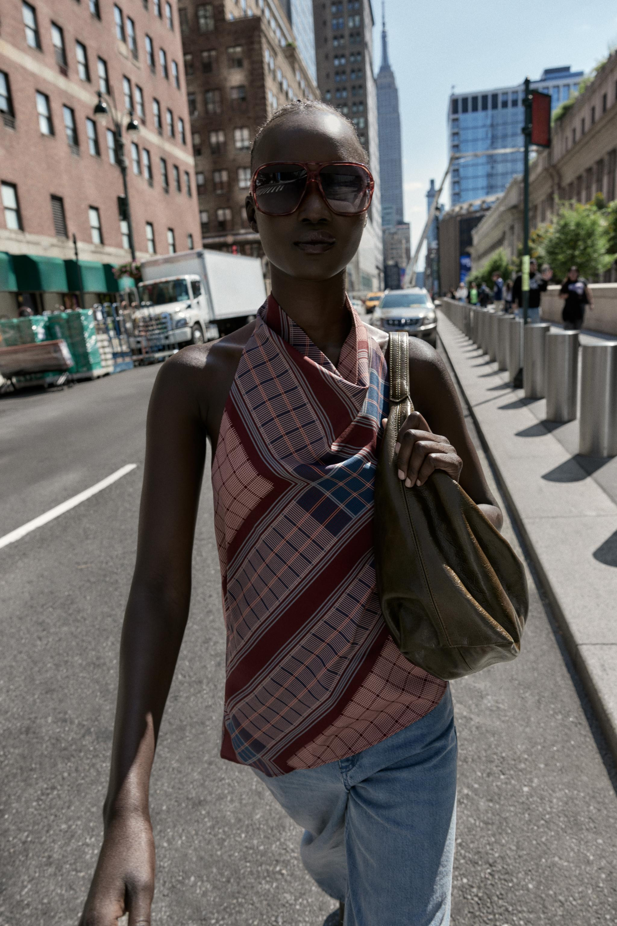 ASYMMETRIC PRINTED HALTER TOP | Zara UK