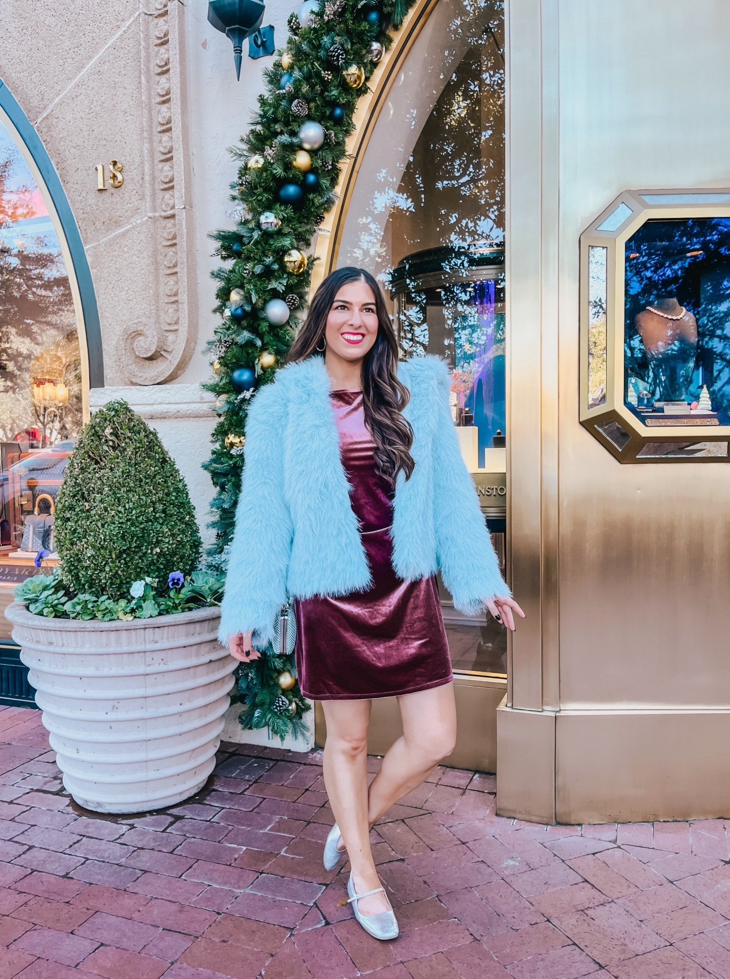 Target Fashion Holiday Outfit 💙 Super cozy faux fur jacket and a velvet dress for a cute Christmas Outfit and New Year’s Eve Outfit!



#LTKHoliday #LTKSeasonal #LTKFindsUnder50