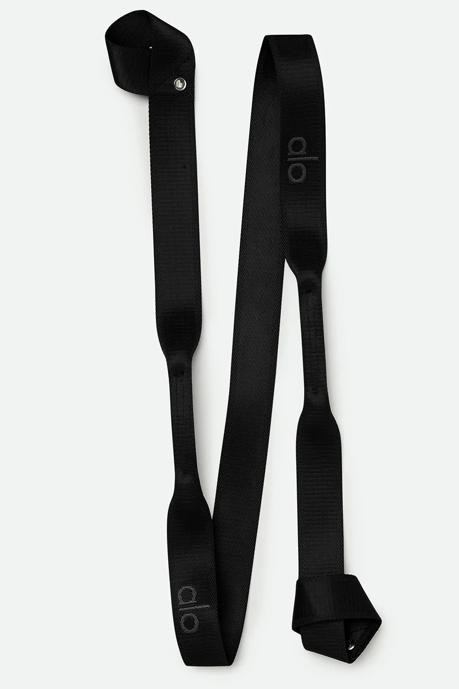 Alo Yoga Strap Mat in Black/Anthracite | Alo YogaÅ½ | Alo Yoga (US)