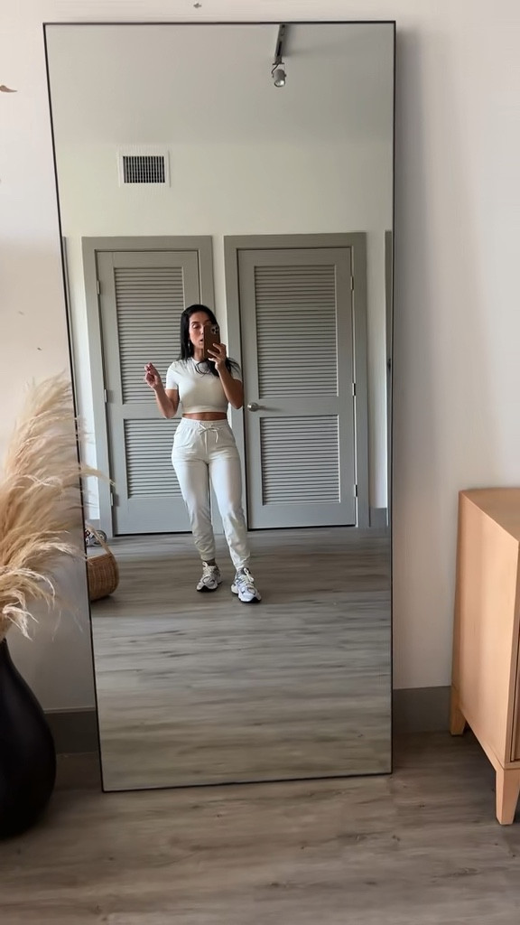 Best outfit for running errands or for the gym!

#LTKActive #LTKStyleTip #LTKTravel