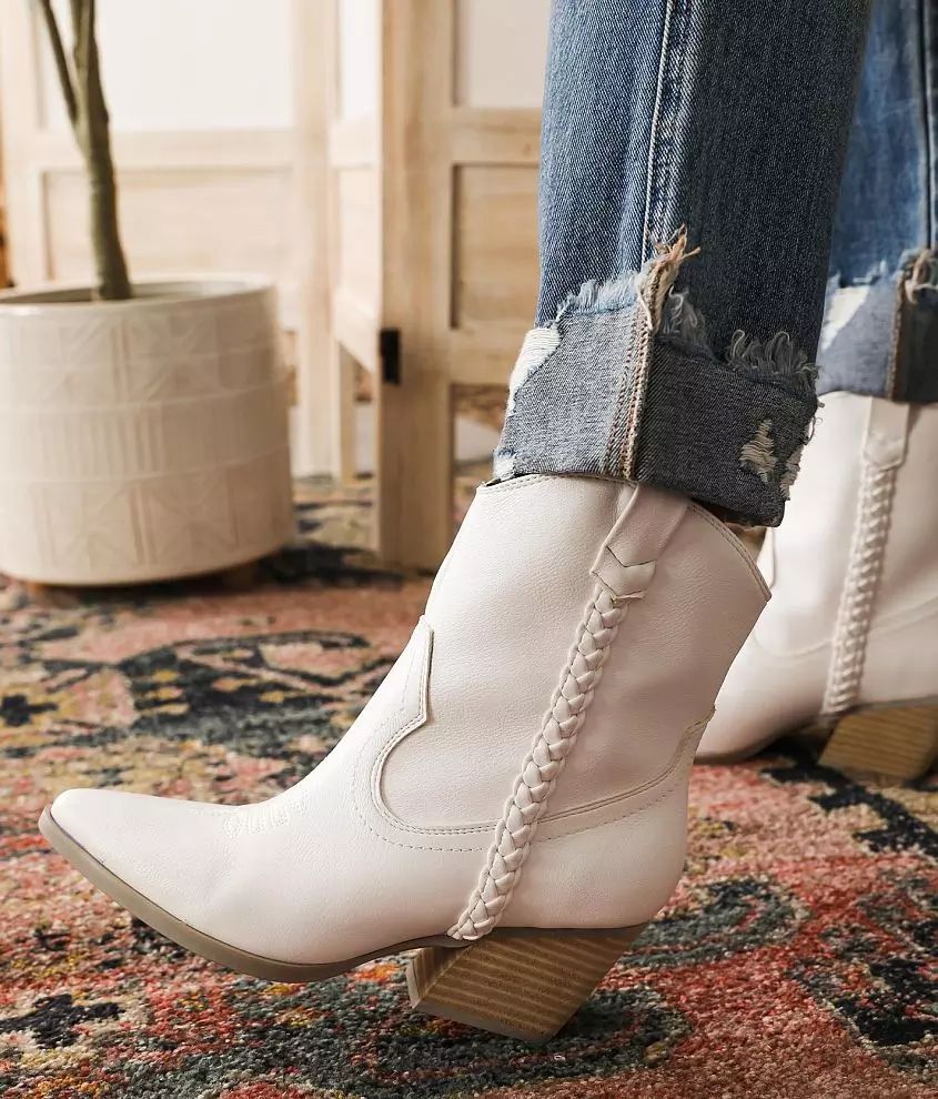 Kilter Western Ankle Boot | Buckle