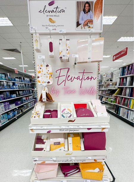 This end cap stopped me in my tracks. It is so cute and the perfect things to give your office a nice spring refresh! I am absolutely obsessed. 
Thanks for shopping the link in my bio. 
.
.
.
.
.
.
#Target #TargetIsMyFavorite #TargetOffice 