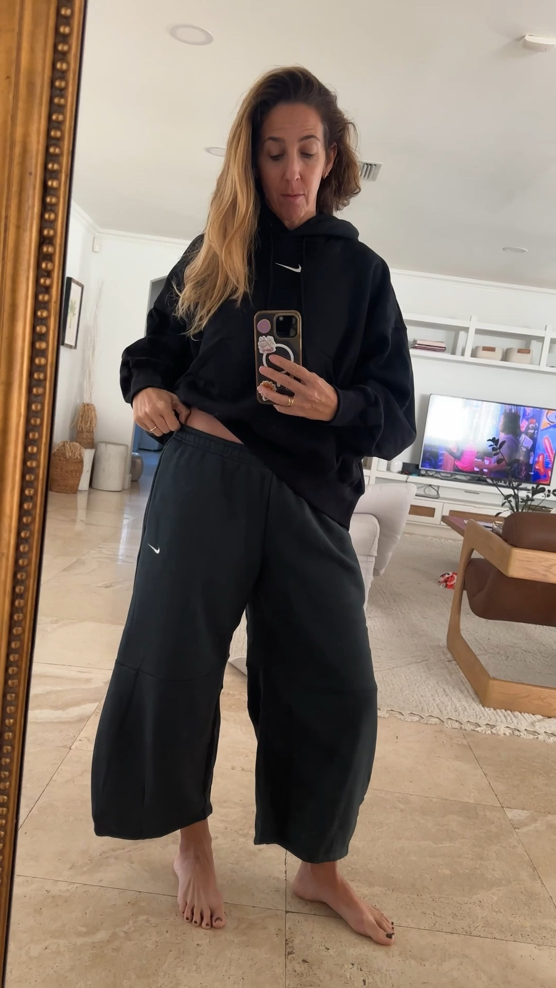 Obsessed with the barrel sweatpants! 

#LTKMidsize #LTKOver40 #LTKFindsUnder100