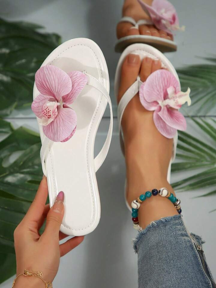 2025 Flower Decor Beach Slippers, Women Comfortable Flat Casual Holiday Style Sandals, Plus Size | SHEIN