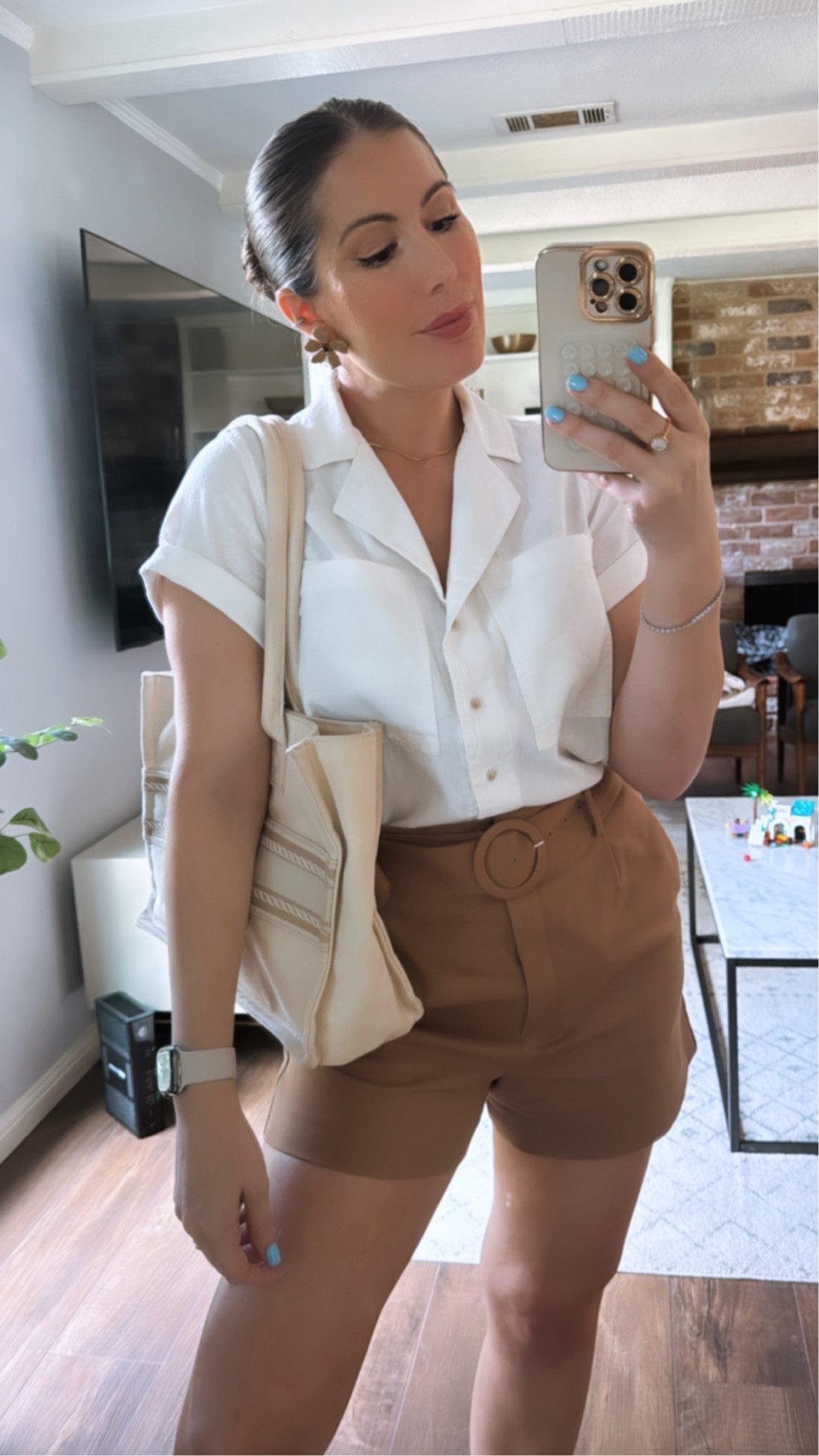 Weekend wear

Mango shorts
Target shirt
Target sandals
Target tote 
Amazon cell phone case
Target earrings
Linjer ring and necklace 

#LTKStyleTip #LTKSeasonal #LTKOver40