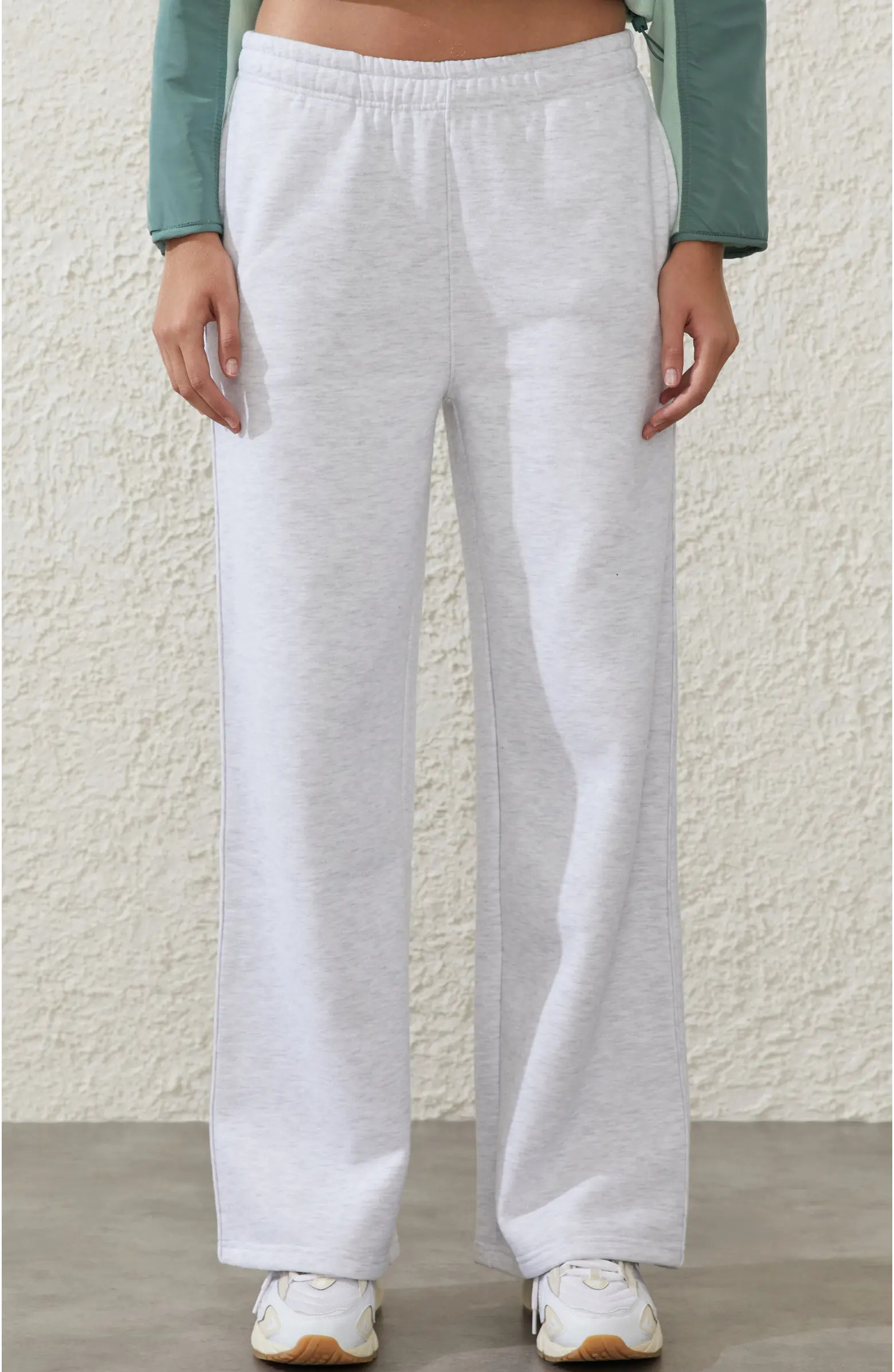 Women's Active Plush Essential Straight Leg Sweatpant | Nordstrom
