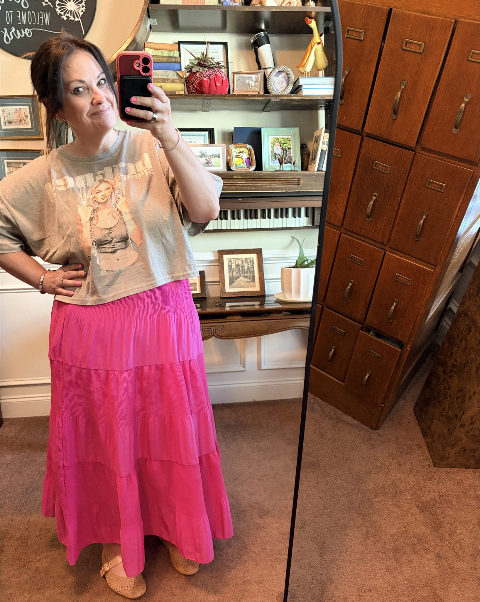 A $10 Britney cropped t? Say less! 

#LTKOver40 #LTKmomlife #LTKootd