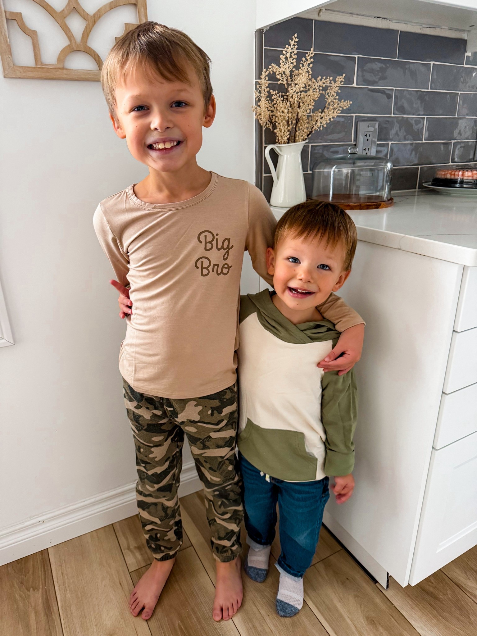 The cutest kids clothing boutique! You can use my code: f25bfs-Itk for 30% off full priced items on their entire website! Such great quality clothing! So many cute styles for
Boys and girls! 