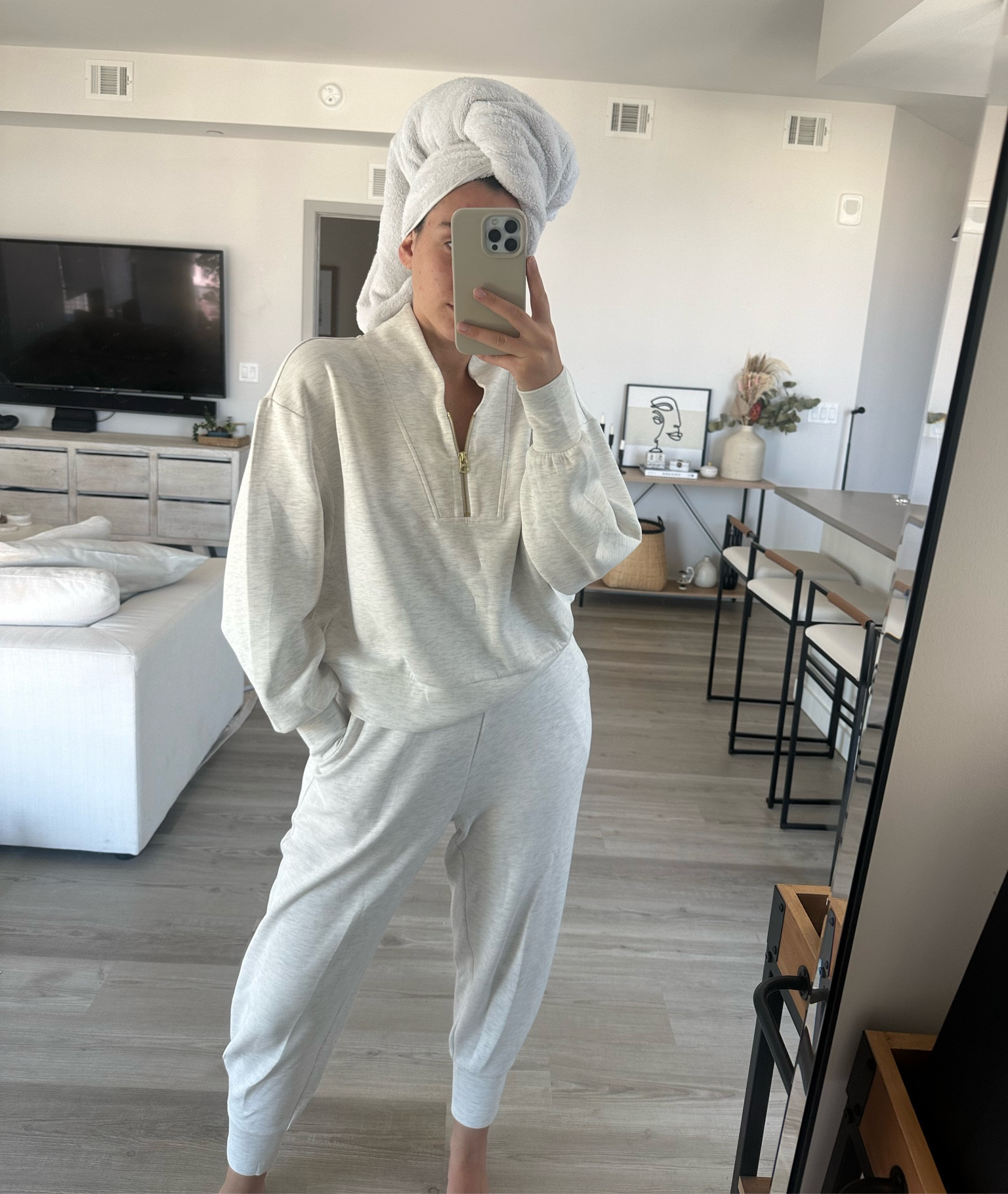 #varley #varleyset #bridalset #airplaneoutfit 