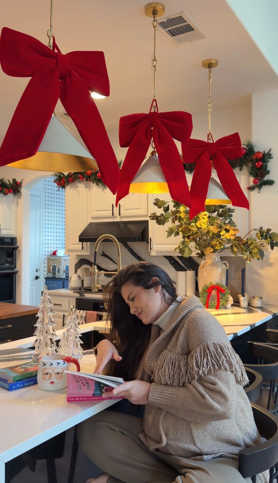 Last-minute gift shopping for my friends (and myself🤭) because we all can’t get enough of these holiday books from @Target !! #ad #TargetBooks #TargetPartners #Target

#LTKGiftGuide #LTKstorytime #LTKHoliday