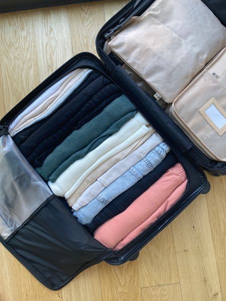 ❤️ for the full pack
.
.
.
.
#organize #organization #travelorganization #travelhacks #traveltips #travelbag #travel #vacation #packinghacks #pack #packwithme #luggage

#LTKitbag #LTKtravel