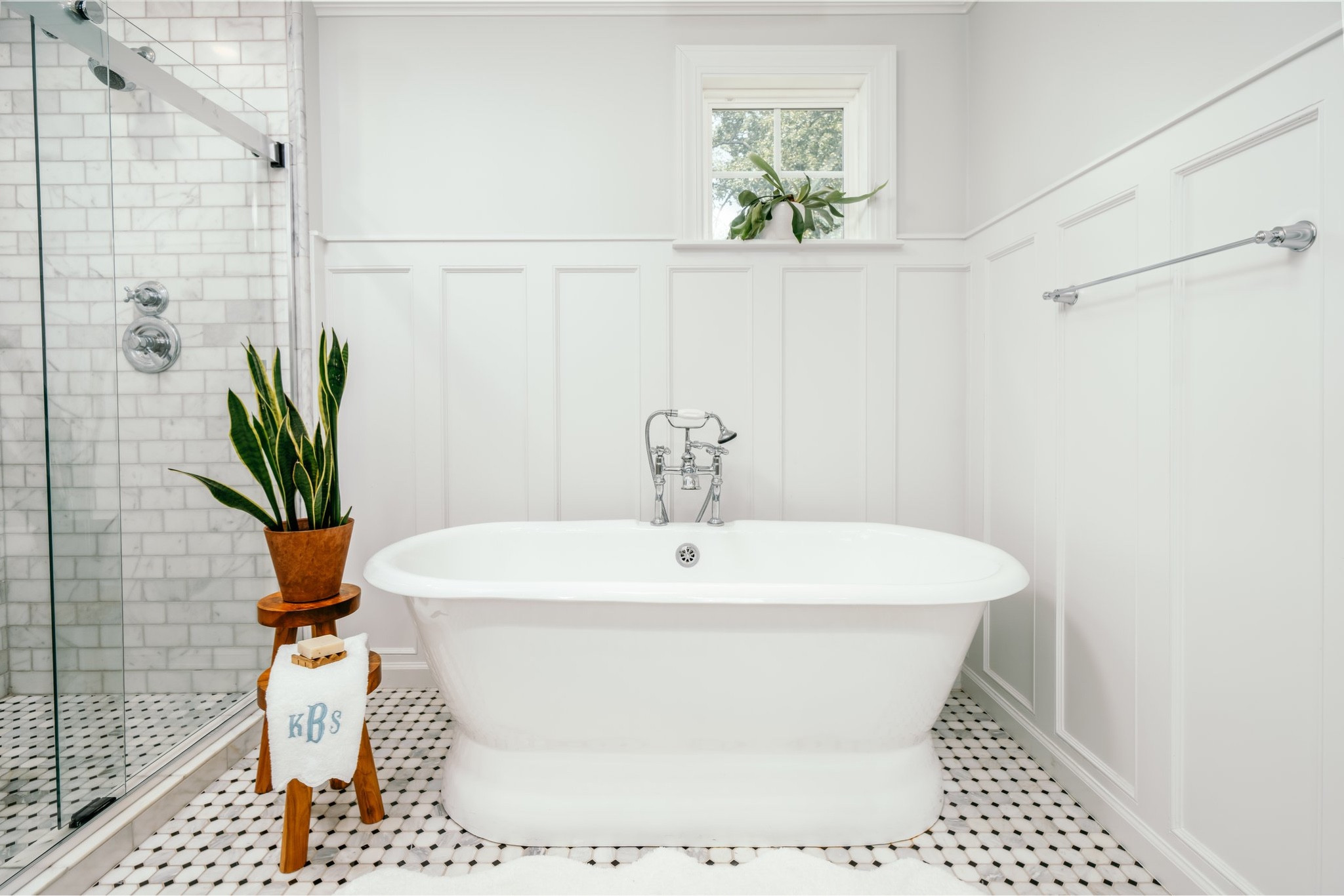 Can we talk about this tub?! 

We love a clean and fresh bathroom transformation! 

#LTKFind #LTKswim