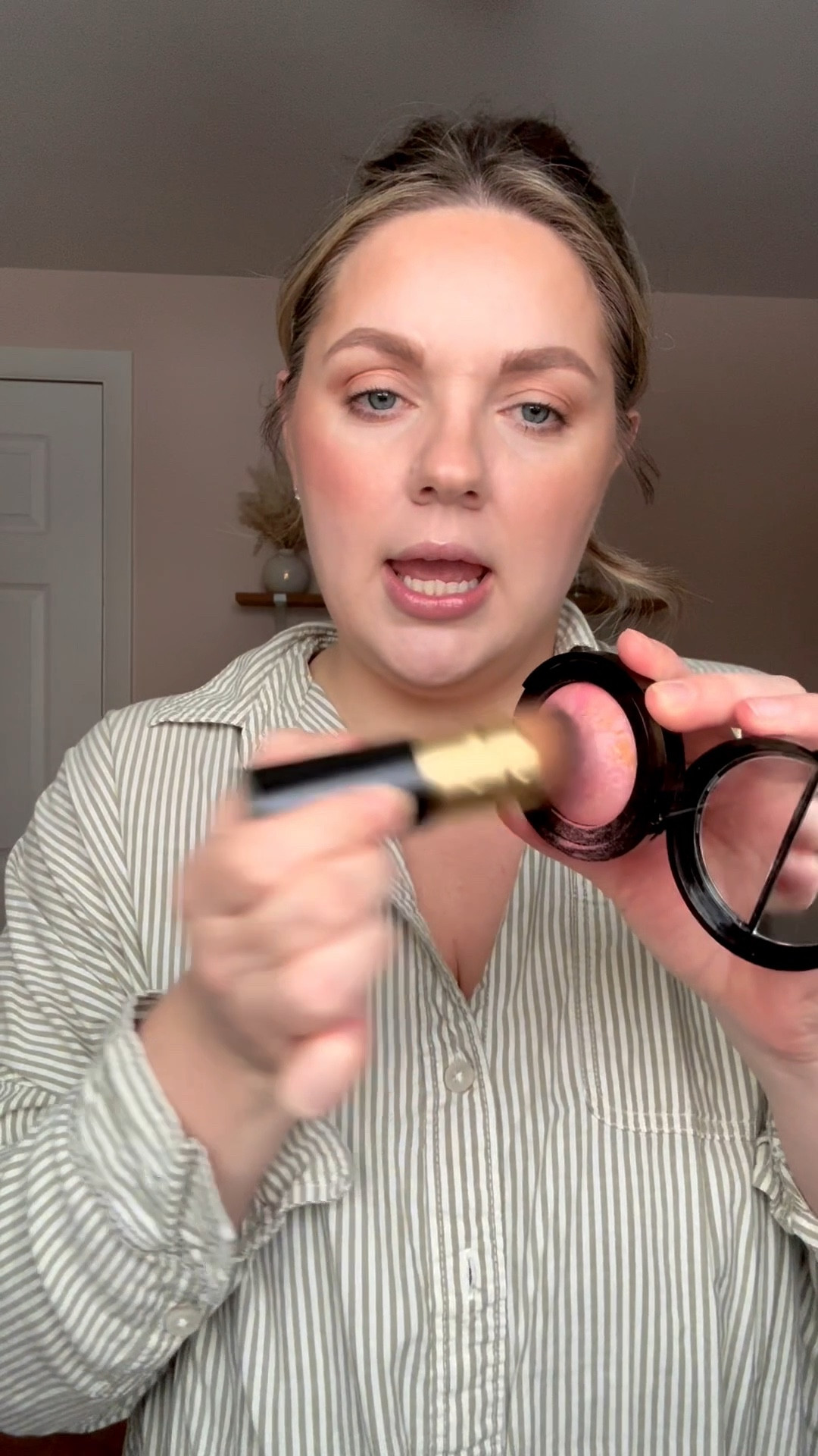 @lauragellerbeauty gifted me their Blush-n- Brighten blush, in the shade pink butter cream and kabuki brush. Talk about  winning combo! Two easy to use products that make application simple and fool proof. 

The blush is enriched with antioxidants that leaves skin smooth and hydrated. Perfect for these winter months helping to give your skin an extra boost of radiance. A product that is for skin of all ages, empowering women with effortless beauty. 💗

#sponsored #lgbrighten

#LTKFindsUnder50 #LTKBeauty #LTKgrwm