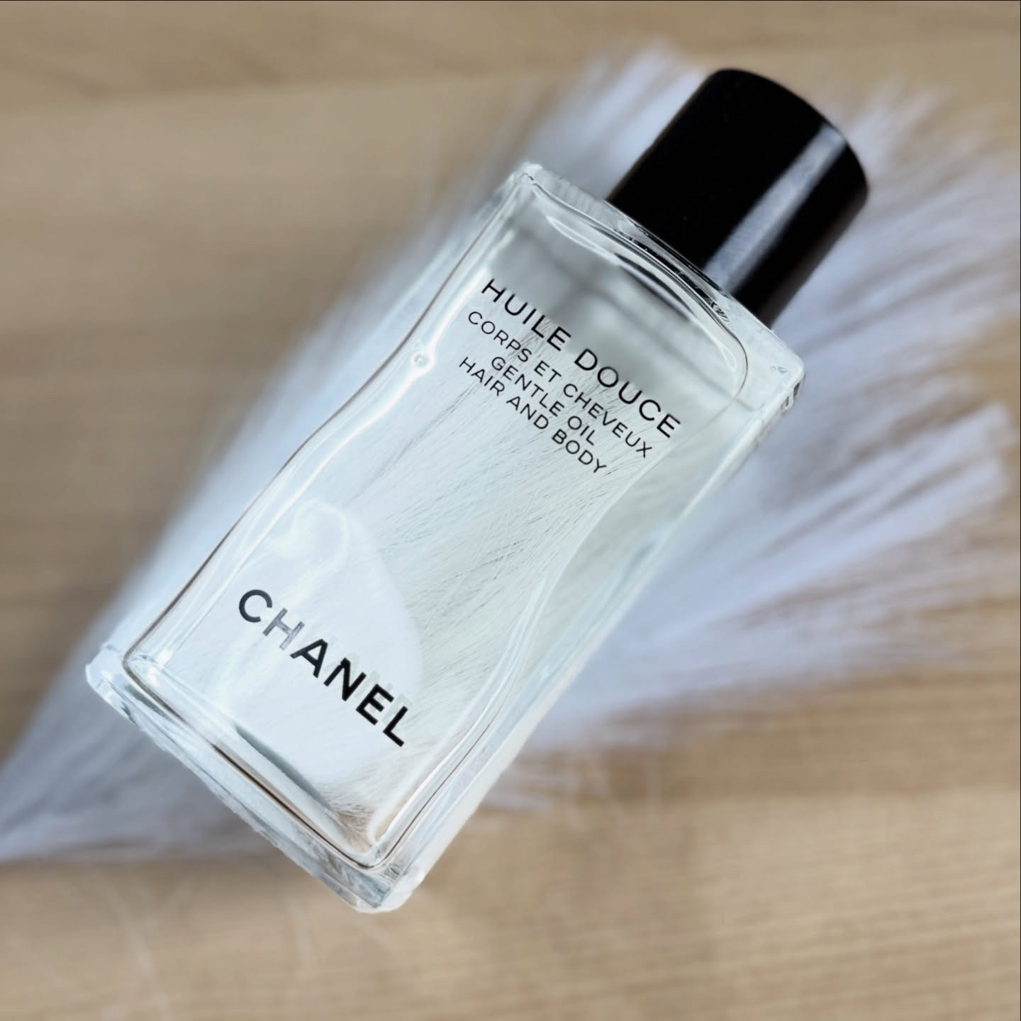 Chanel Huile Douce body & hair oil 🤍

Lightweight, silky, and classic Chanel luxury. Perfect for glow lovers, fragrance layering, and beauty collectors. I’m obsessed and so happy my beauty advisor recommended this product. 

#ChanelBeauty #ChanelSkincare #ChanelBodyCare #ChanelFlatlay #LuxuryBeauty #BeautyCollector #ChanelAddict #welovecoco
@welovecoco @chanel_we_love