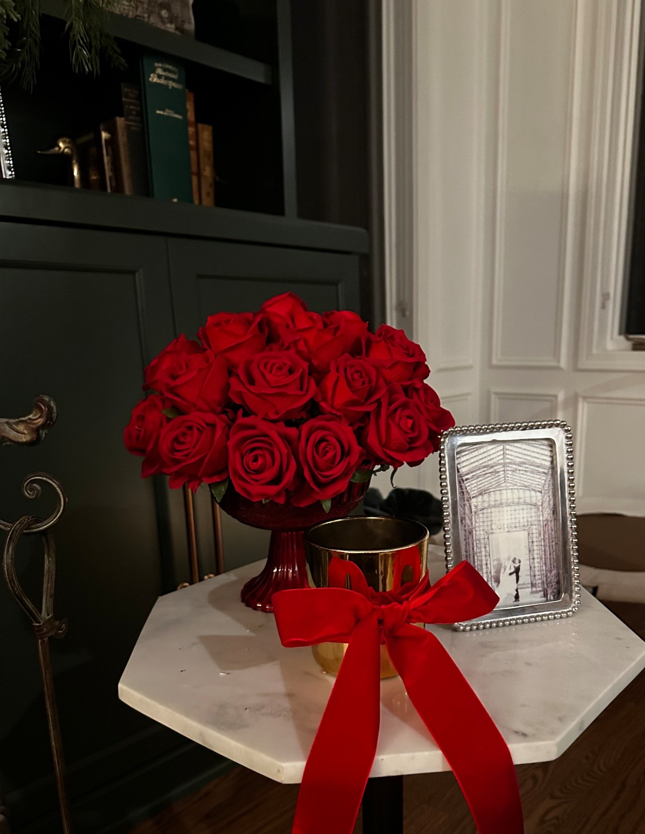 DIY rose arrangement 

Classic Christmas
Ralph Lauren Christmas 
Christmas florals 

#LTKHome #LTKHoliday #LTKSeasonal