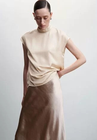 Blusa Mango Gola Alta Bege | Dafiti (BR)