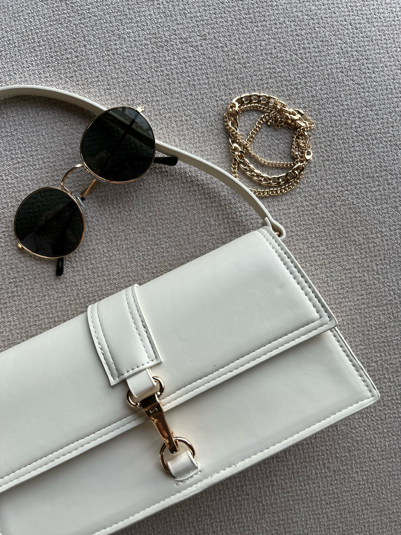 simple h&m purse for summer 🤍