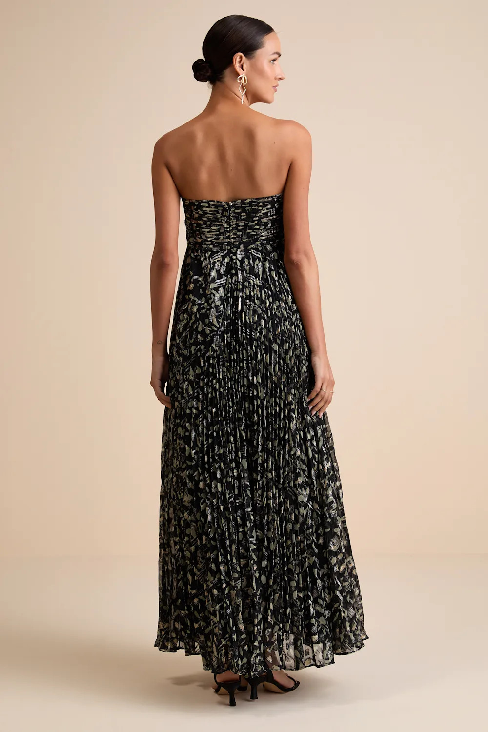 Lynwen Black Abstract Pleated Strapless Maxi Dress | Lulus