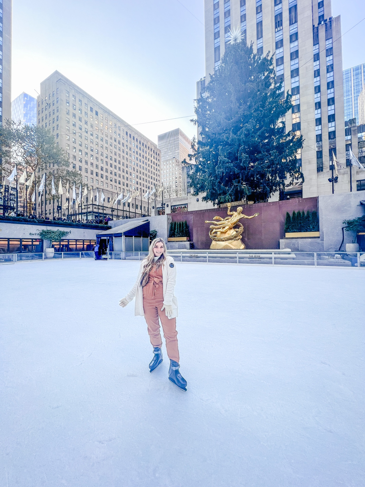 ⛸️ Rockefeller Center ⛸️

#LTKcurves #LTKfit #LTKtravel