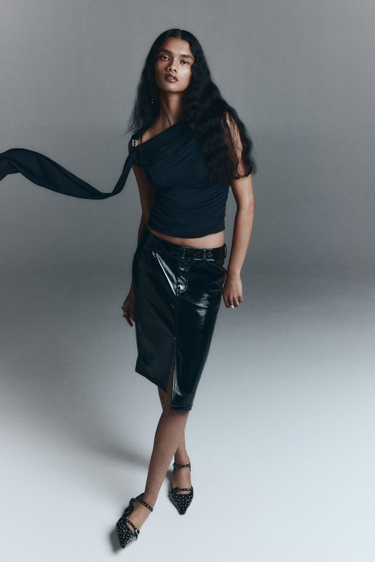 Draped cold-shoulder top | H&M (UK, MY, IN, SG, PH, TW, HK)