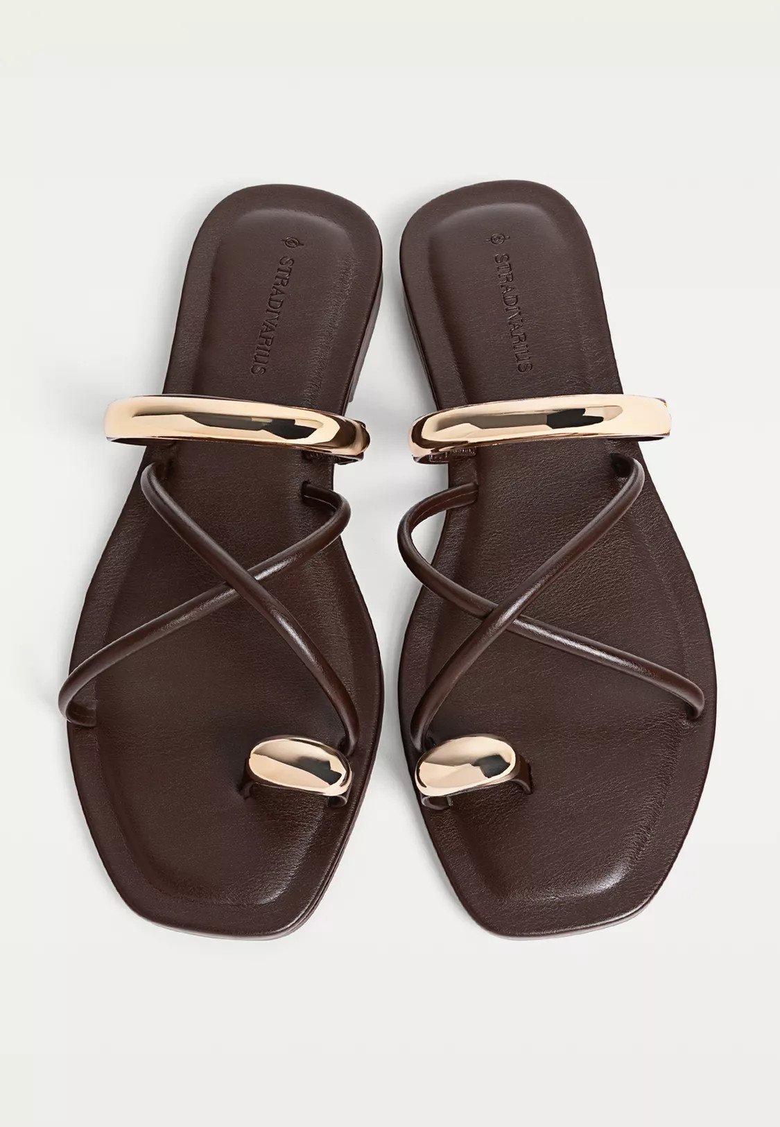 Flat sandals with metal detail | Stradivarius (UK)