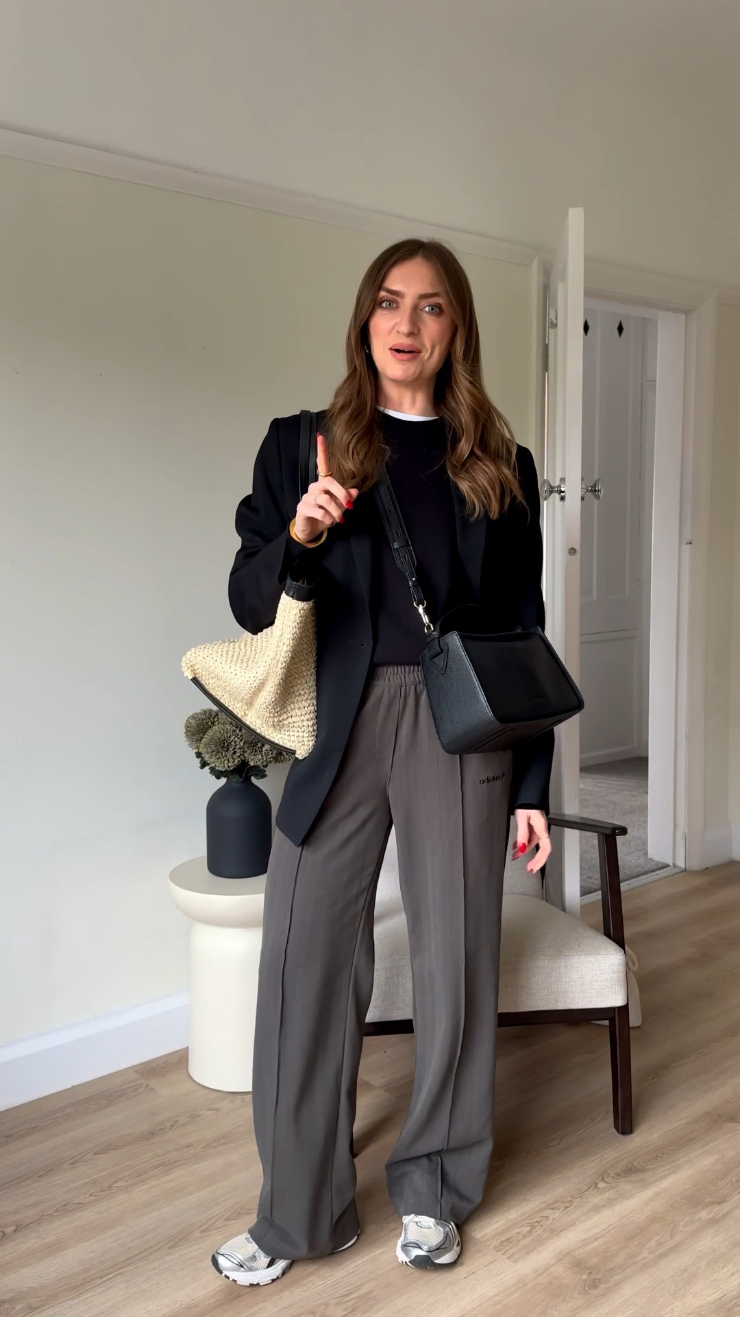 Get dressed with me to travel down to London! 
Small in the Uniqlo black washable knit
& other stories white t-shirt
Small in the adidas joggers
The horse clementine bag 
Asiscs trainers
Totême black blazer - exact & similar linked 

#LTKuk #LTKeurope #LTKautumn
