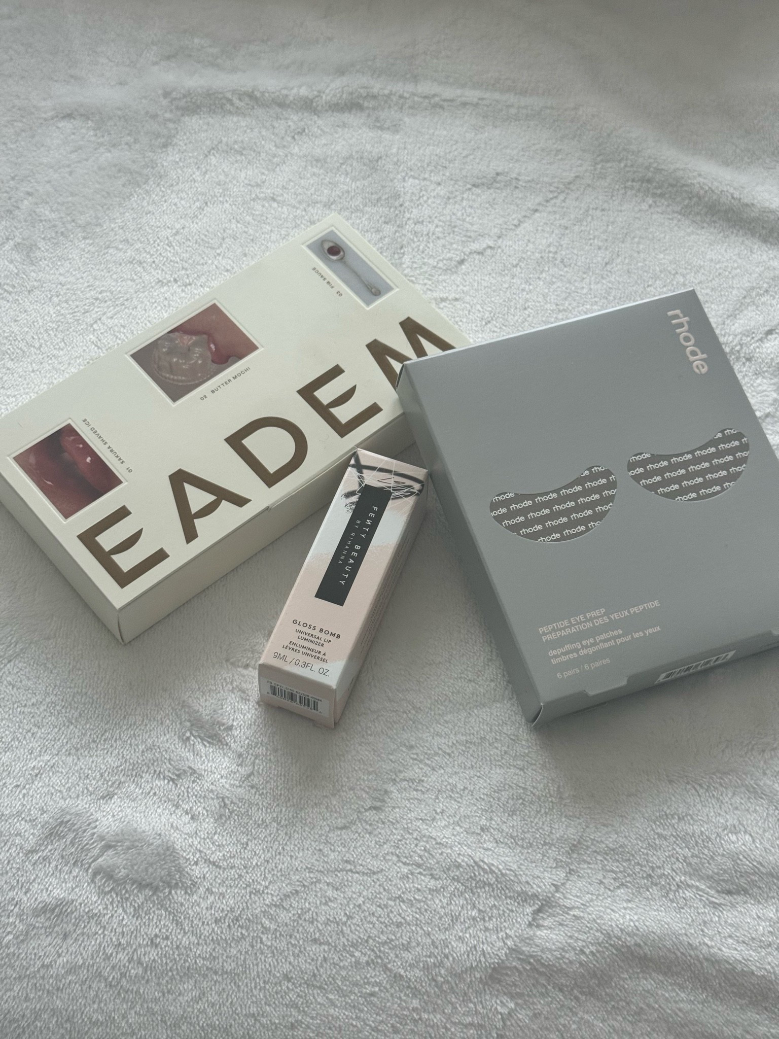 Glow-up essentials ✨ My current beauty favorites: Rhode Peptide Eye Patches, Fenty Beauty Gloss Bomb, and Eadem lip care for hydrated lips, bright eyes, and glass-skin vibes. 

#RhodeSkin #FentyBeauty #GlossBomb #LipCare #EyePatches #SkincareRoutine #BeautyFavorites #GlowingSkin #CleanGirlAesthetic #SephoraFinds #SelfCareEssentials 💖

#LTKBeauty #LTKBeauty #LTKTravel #LTKgrwm