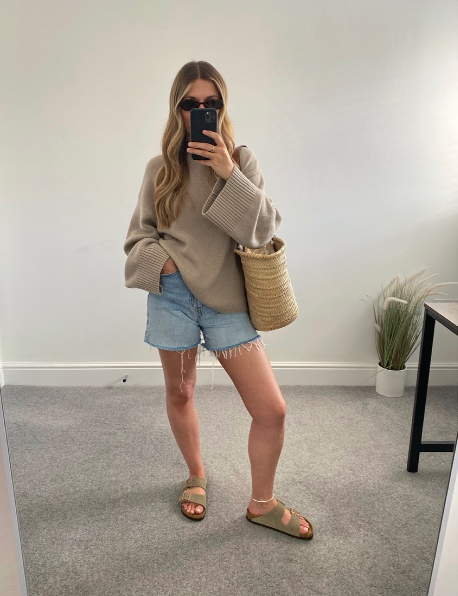 Summer knitwear ⛅️

Loving wearing my cashmere jumper with summer basics like these denim shorts and Birkenstock sandals.

#LTKeurope #LTKstyletip #LTKSeasonal
