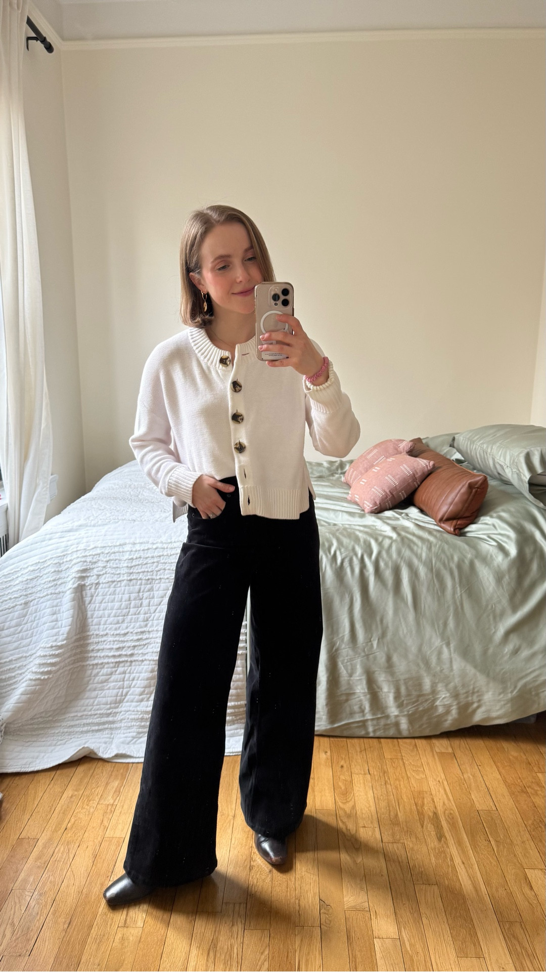 50% off the best wide leg corduroy pants wearing small Petite, super stretchy waist 

TWOSCOOPSXSPANX for an extra 15% off + FREE shipping 



#LTKootd #LTKSaleAlert #LTKPetite