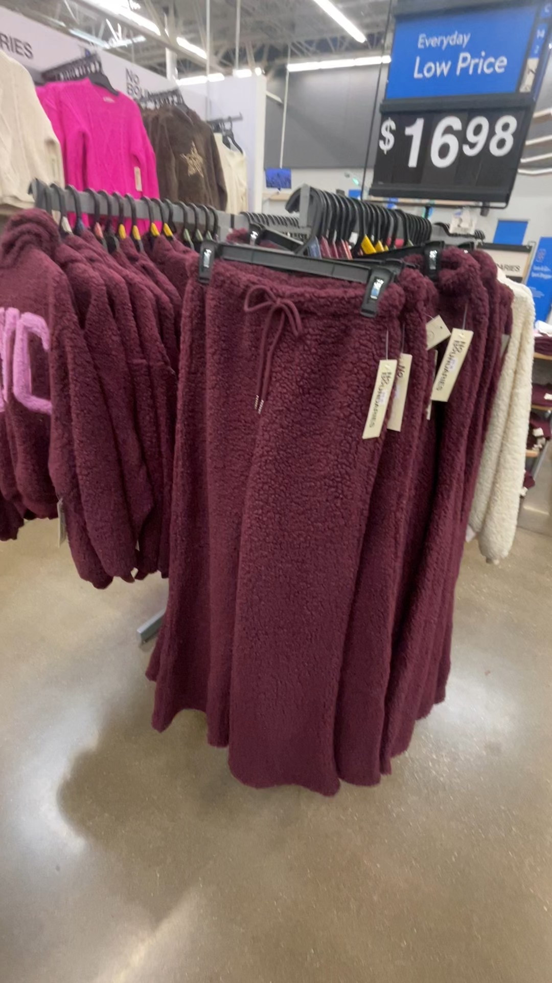 The CUTEST set for the days you just want a matching set and to get out the door! So warm and comfy 

#LTKSeasonal #LTKFindsUnder50 #LTKootd