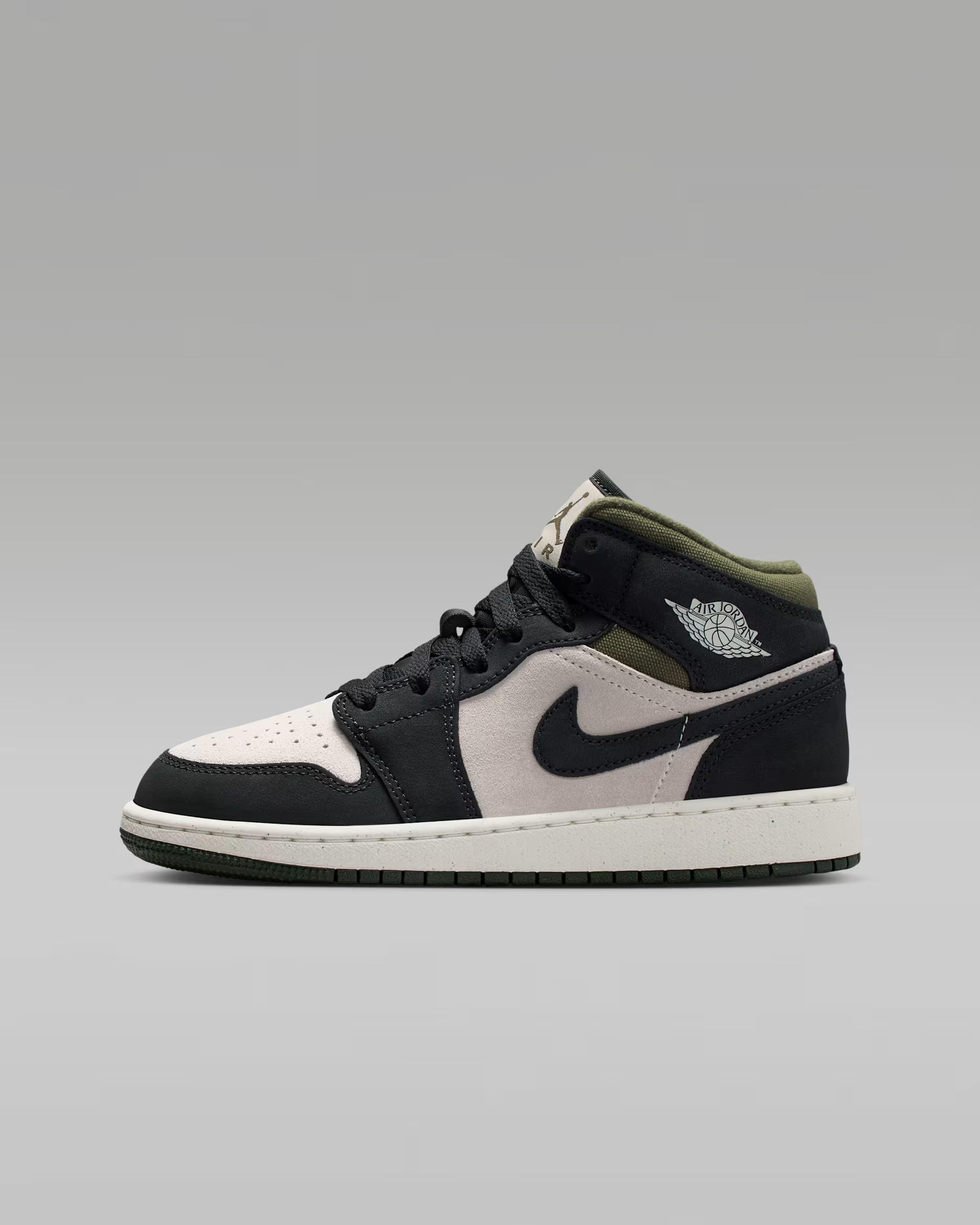 Air Jordan 1 Mid Big Kids' Shoes | Nike (US)