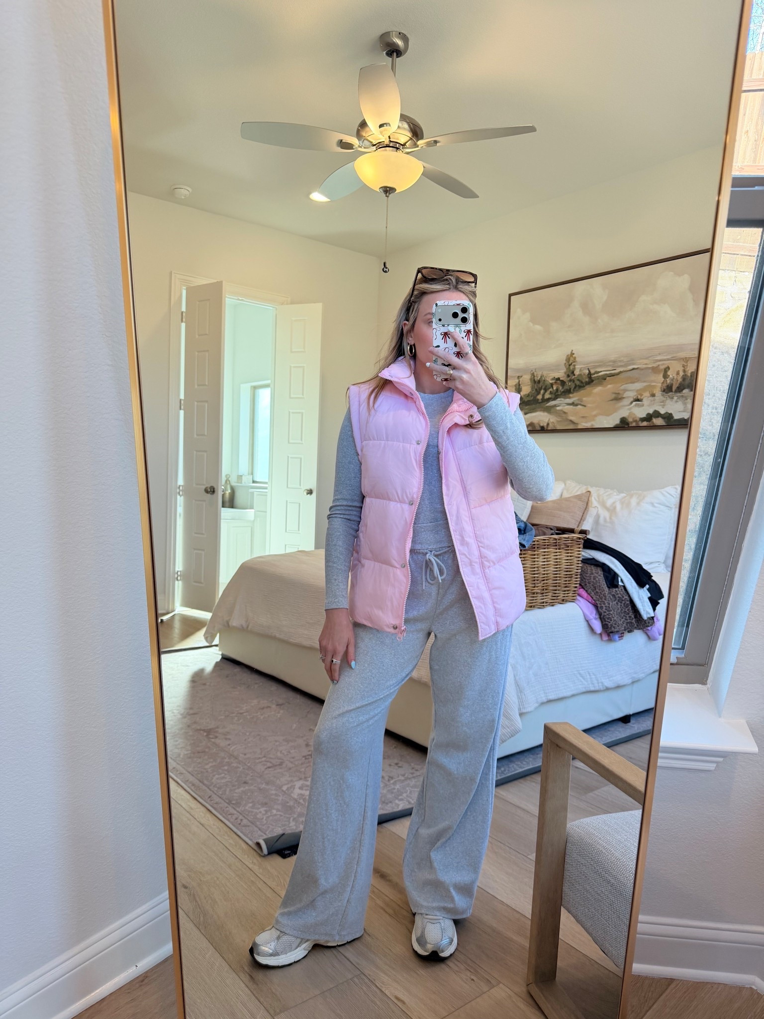 Easy mom outfit!

Free people dupe vest
Pink vest
Pop of pink 
Comfy outfit everyday 
