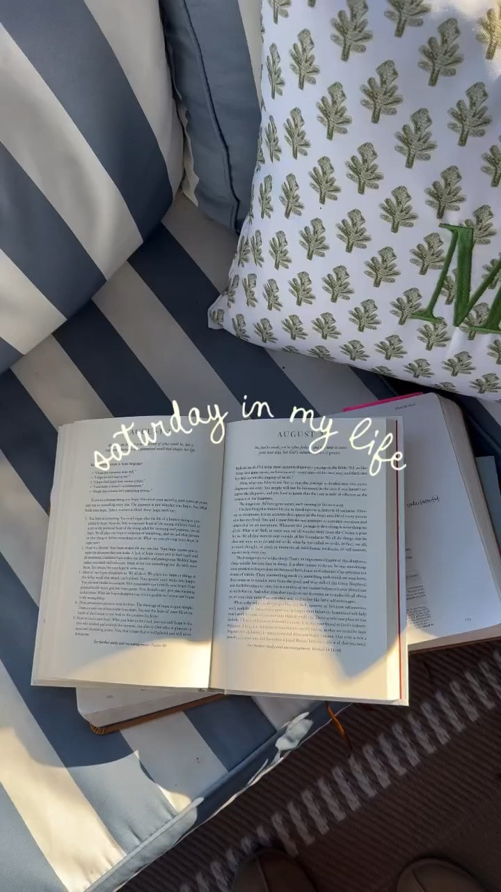 cheers to august 🕊️🥂🤍☀️

#spendthemorningwithme #dayi̇nmylife #vlog #lifestyle #diml

#LTKdayinmylife #LTKmorningroutine #LTKvlog